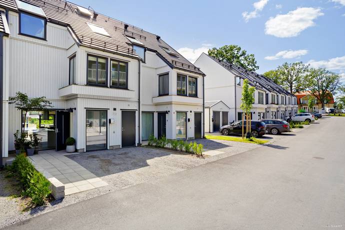 6 rum radhus på ULVSBERGSVÄGEN 7 D Tullinge, Botkyrka kommun - bild 1