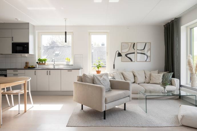 4 rum Lägenhet på Malmköpingsvägen 42D, 2 tr Älvsjö - Örby Stockholms kommun - bild 2