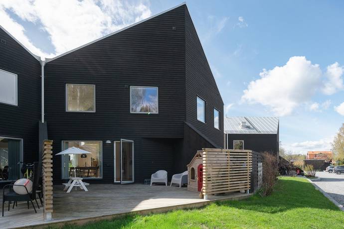 4 rum radhus på Grundviksvägen 2F Ljusterö, Österåkers kommun - bild 1