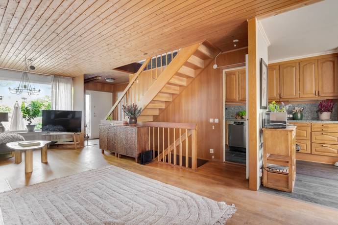 6 rum Radhus på Ängsullsvägen 43 Vällingby - Kälvesta Stockholms kommun - bild 9