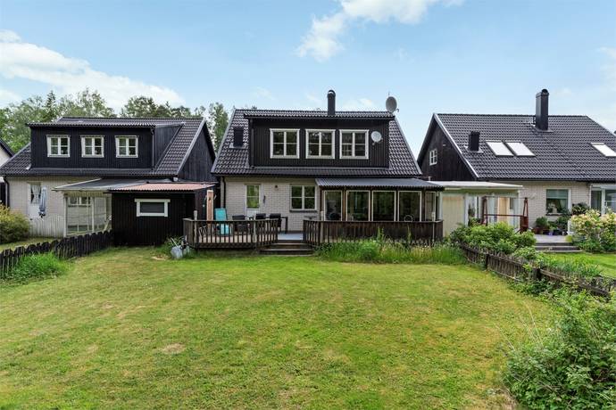 5 rum villa på Knipvägen 109 Margretelund, Österåkers kommun - bild 1