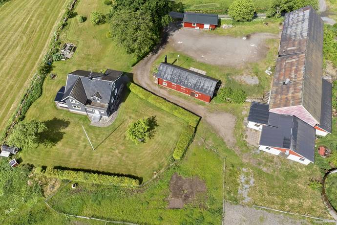 7 rum Gård utan jordbruk på Fagerhult Nilsagården 2 Marks kommun - bild 4