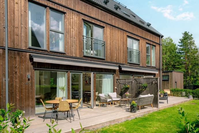 5 rum parhus på Fjätursvägen 41 Väsjön, Sollentuna kommun - bild 1