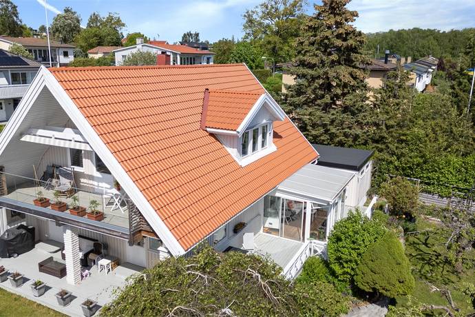 6 rum villa på Berguddsvägen 11 Hässelby Södra Villastad, Stockholms kommun - bild 3