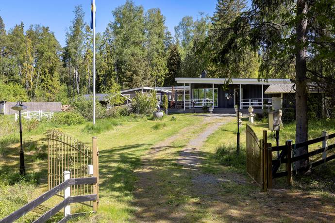 fritidshus på Torsborg 513 Torsborg, Sigtuna kommun - bild 1