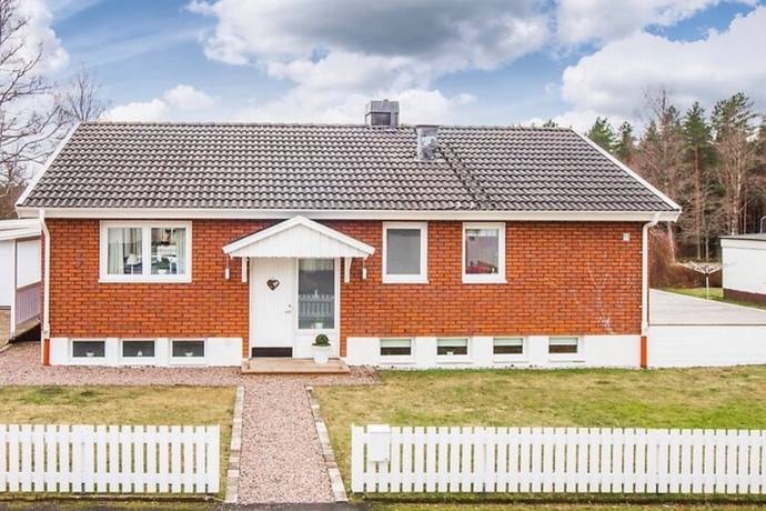 5 rum villa på Sandgatan 11 Sjöryd, Mullsjö kommun - bild 1