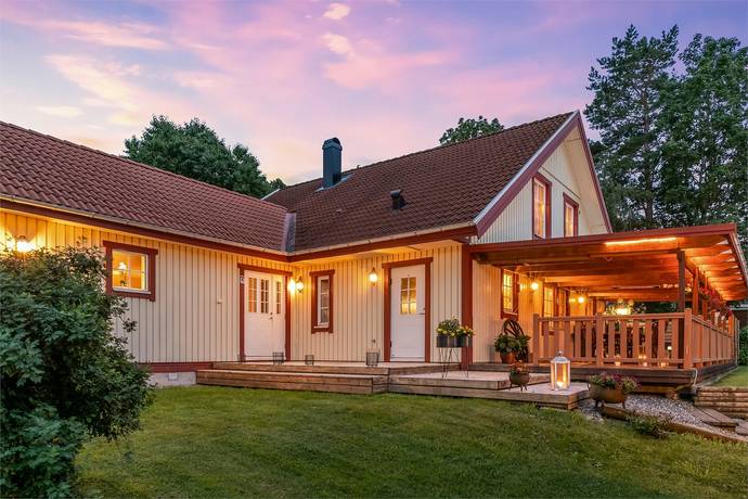 8 rum villa på Sågarvägen 7 Bro, Upplands-Bro kommun - bild 1