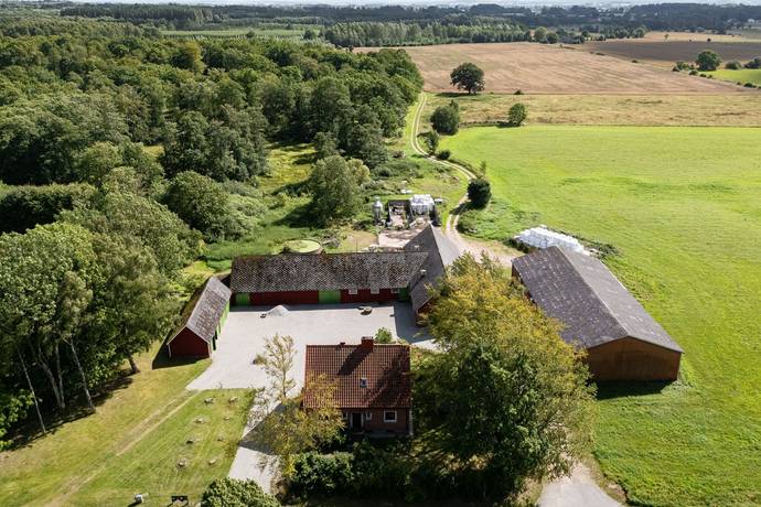 gård med jordbruk på Sallerup 7224 Hörby, Hörby kommun - bild 2