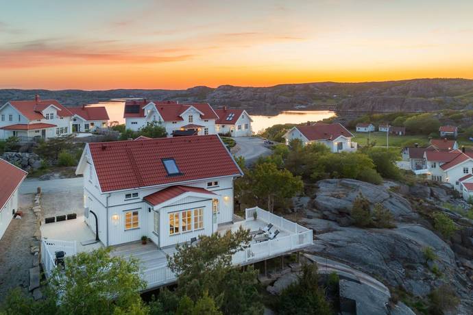 5 rum Vinterbonat fritidshus på Tegelstrand Hälldiberget 9 Tegelstrand / Hamburgsund Tanums kommun - bild 1