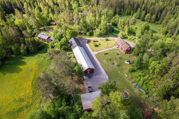 7 rum gård/skog på Fallvägen 21 Gävle, Gävle kommun - bild 3