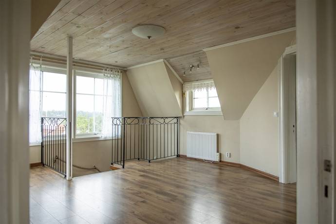 6 rum Vinterbonat fritidshus på Holmbergsbacken 23 Yxlan Köpmanholm Norrtälje kommun - bild 21