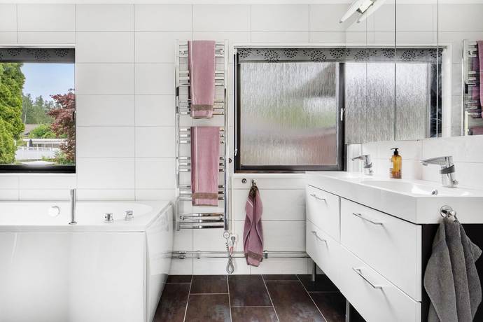 5 rum villa på Brudslöjevägen 21 Norra Gryta, Västerås kommun - bild 4