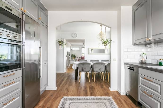4 rum lägenhet på Kvarnplan 1, Vån 8/8 Jakobsberg, Järfälla kommun - bild 2
