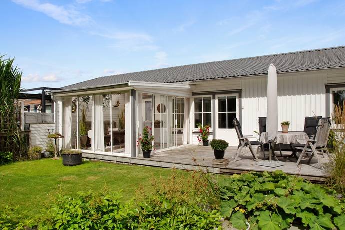 Hallerna, Stenungsunds kommun