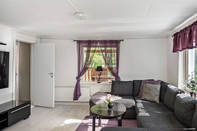 Gård utan jordbruk på Bertshult Lyckan 404 Eskilsby Härryda kommun - bild 11