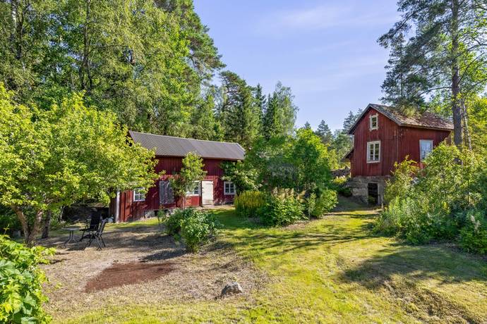 Bred, Enköpings kommun