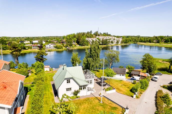 villa på Östra Strandvägen 23 Vendelsö Gård, Haninge kommun - bild 3