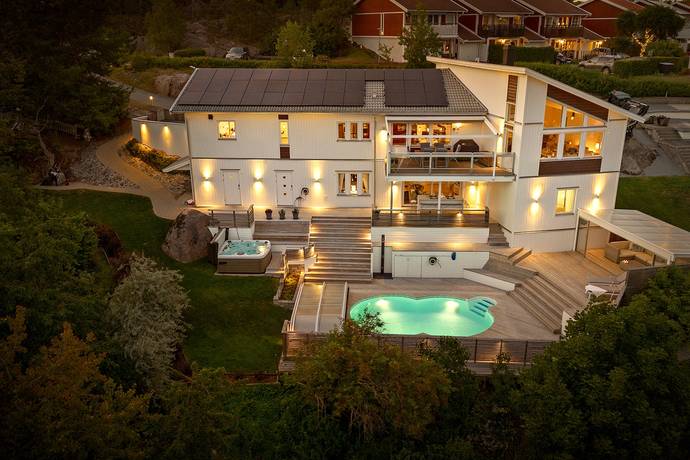 7 rum villa på Domherrevägen 28 Sjöberg, Sollentuna kommun - bild 1