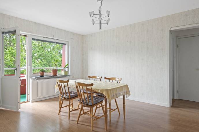 5 rum lägenhet på Lerbäcksgränd 3 Hagsätra, Stockholms kommun - bild 4