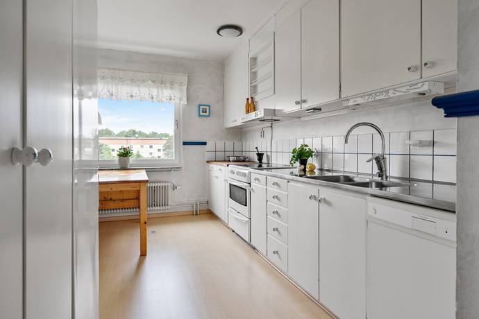 5 rum lägenhet på Västra Bangatan 61A Märsta Centralt, Sigtuna kommun - bild 4