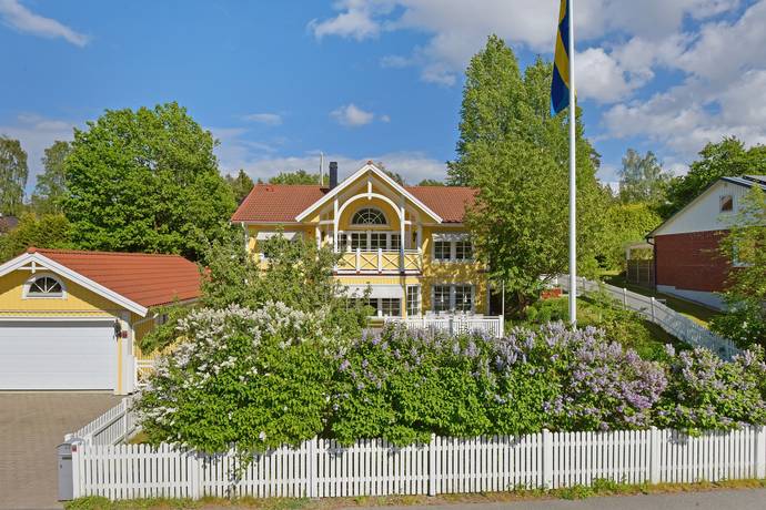 8 rum villa på Stenbockens väg 11 Skälby, Järfälla kommun - bild 2