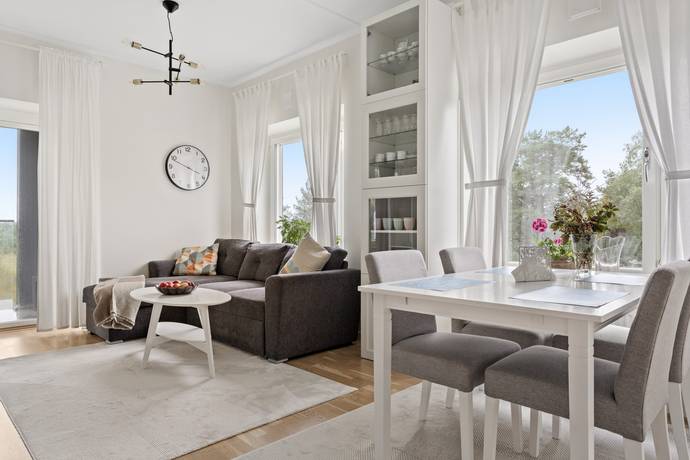 Almbygatan 10, Rinkebyterassen, Stockholms kommun