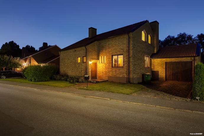 6 rum villa på Eyragatan 16 Centralt/Sveaparken/Eyraområdet, Örebro kommun - bild 3