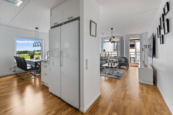 4 rum lägenhet på Lönnebergagatan 63 Husie / Gyllins Tädgård, Malmö kommun - bild 3