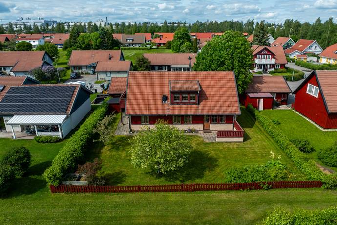5 rum villa på Nyponvägen 48 Böleäng, Umeå kommun - bild 1