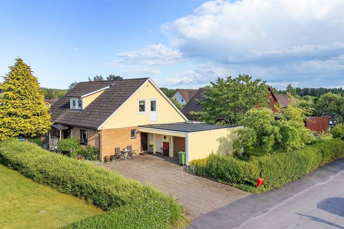 5 rum villa på Travgatan 3 Erlandsrud, Melleruds kommun - bild 1