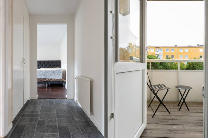 1 rum lägenhet på Tullingebergsvägen 12C G:a Tullingeberg, Botkyrka kommun - bild 4