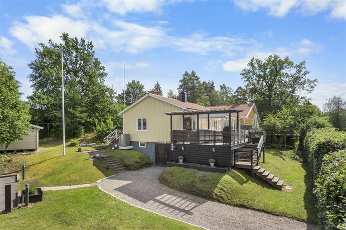 5 rum villa på Torpvägen 15 Uttran, Botkyrka kommun - bild 1