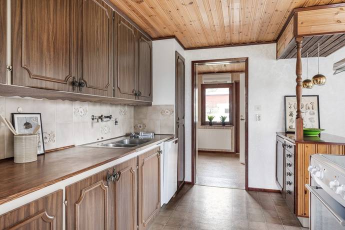 9 rum Villa på Glottervägen 17B-C Åby Norrköpings kommun - bild 42