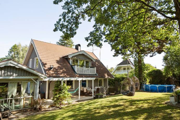 6 rum villa på Ringblomman 9 Ekerö  Sommarstad, Ekerö kommun - bild 1