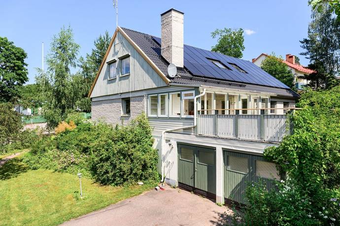 10 rum villa på Britsarvsvägen 28A Falun, Falu kommun - bild 1