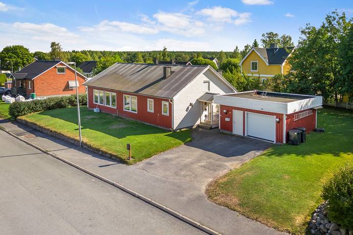 5 rum villa på Barnhemsgatan 19 Kåge, Skellefteå kommun - bild 1