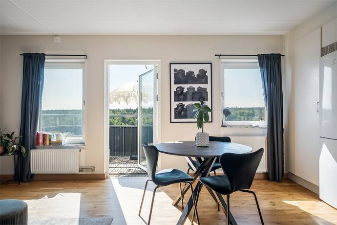 Småbrukets backe 10 , Visättra, Huddinge kommun