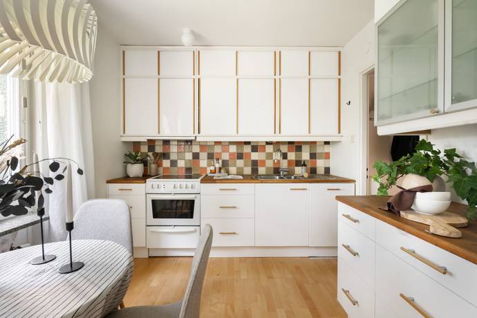 lägenhet på Mårdstigen 21 Bergshamra, Solna kommun - bild 2