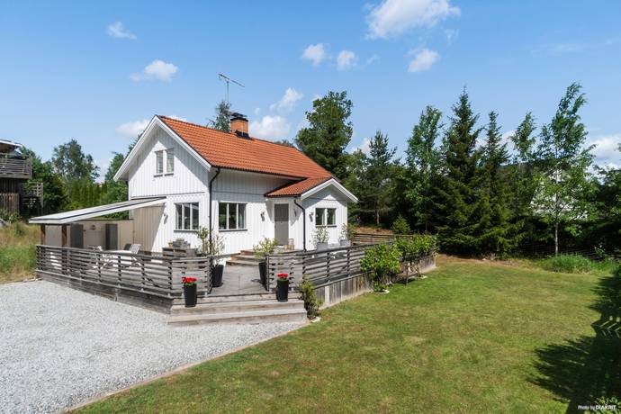 6 rum villa på Sandbäcksvägen 54 Rönninge, Salems kommun - bild 1