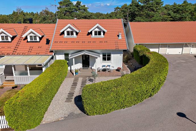 Gamla Holmsbacksvägen 48, Resö, Tanums kommun