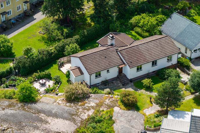 6 rum villa på Utmarksvägen 27 Örebro, Örebro kommun - bild 1