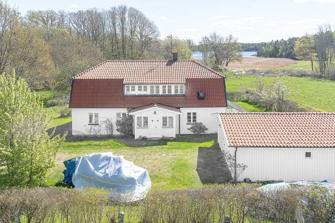 10 rum villa på Tjärnöbo Nedre 1 Bohuslän, Strömstads kommun - bild 2