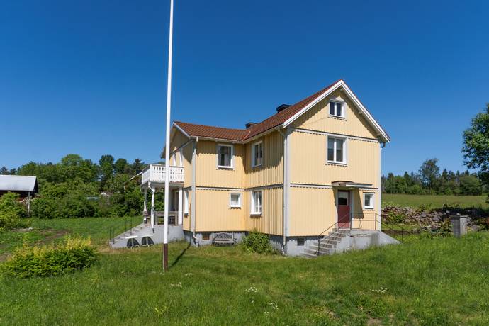 8 rum gård med jordbruk på Kongseryd Kongshult 1 Hult, Eksjö kommun - bild 2