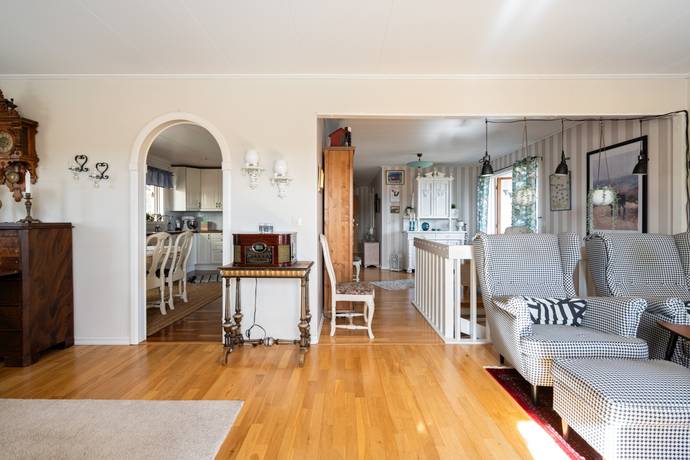 6 rum Villa på Runnavägen 42 Runna Kungsörs kommun - bild 11