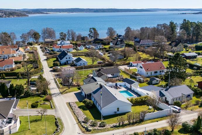 8 rum villa på Åsvägen 18 Fjordsidan - Åsen, Kungsbacka kommun - bild 1