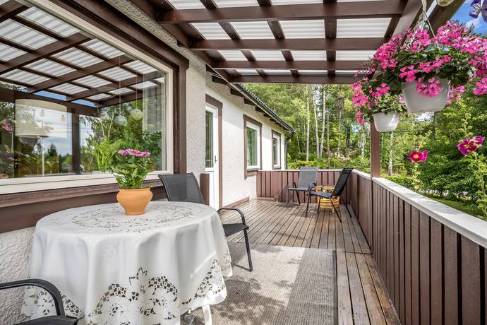 6 rum villa på Skogsvägen 28 Tungelsta, Haninge kommun - bild 2