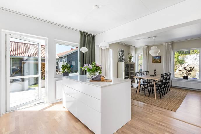 6 rum Villa på Åkerbyslingan 6 Stallarholmen-Sundby Strand Strängnäs kommun - bild 2