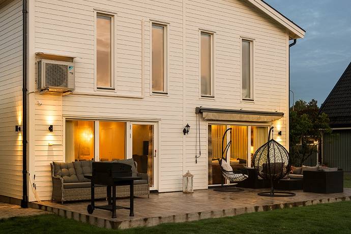 5 rum villa på Kanalvägen 26A Töjnan, Sollentuna kommun - bild 2