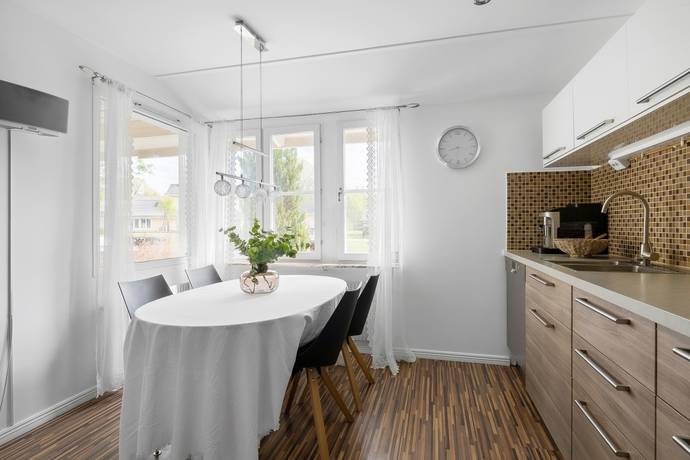 4 rum Radhus på Hovslagarvägen 6 Bålsta - Gillmarksbyn Håbo kommun - bild 6