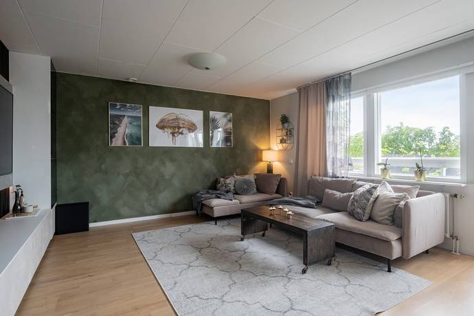 5 rum radhus på Lövdungevägen 1 Segeltorp, Huddinge kommun - bild 2